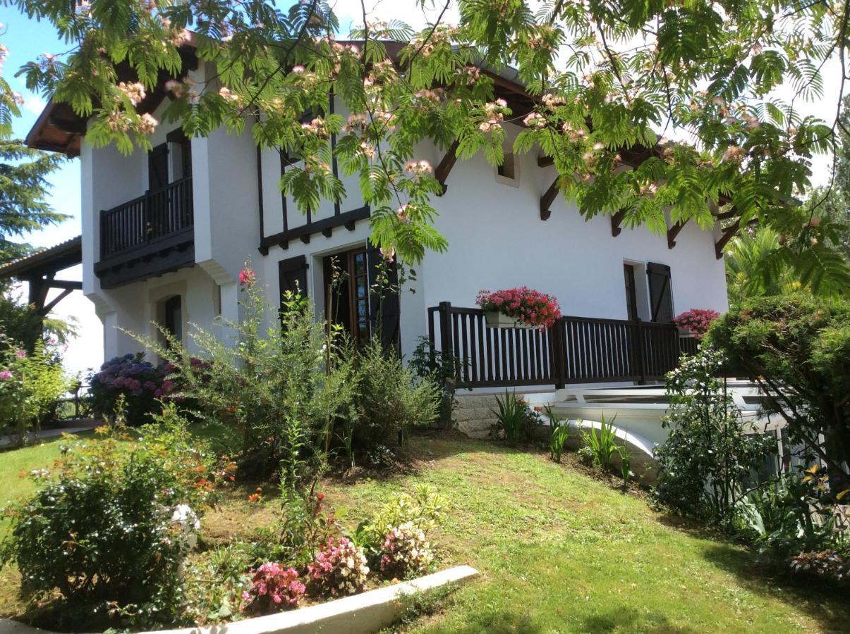 Gite Agur Villefranque Buitenkant foto